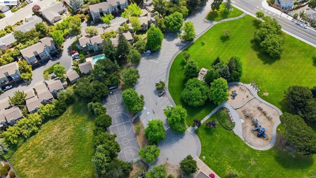 23004 Avis Ln, Hayward, CA 94541
