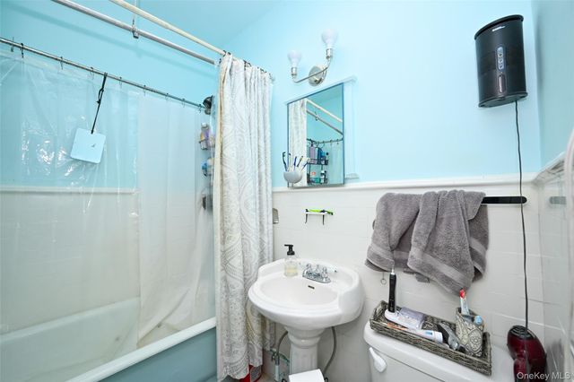 72-19 72nd Street, Glendale, NY 11385