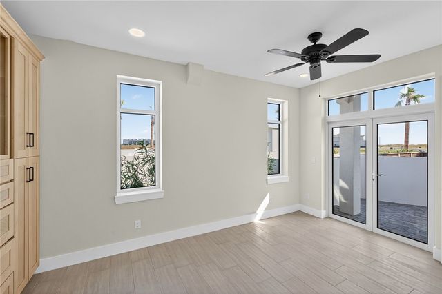 114 Porto Villageo Dr, Port Aransas, TX 78373