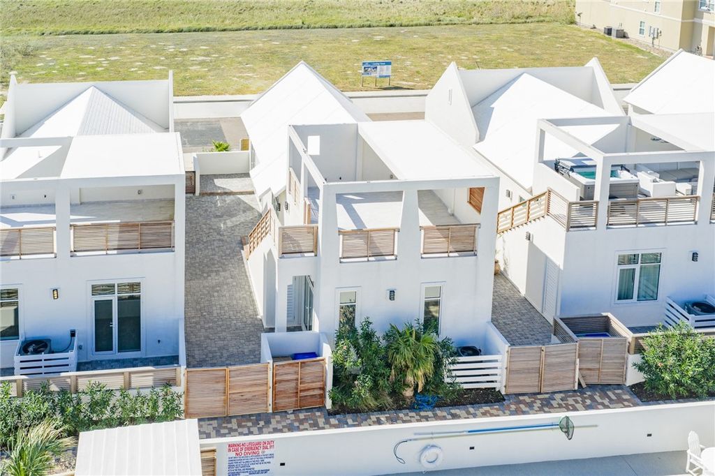 114 Porto Villageo Dr, Port Aransas, TX 78373