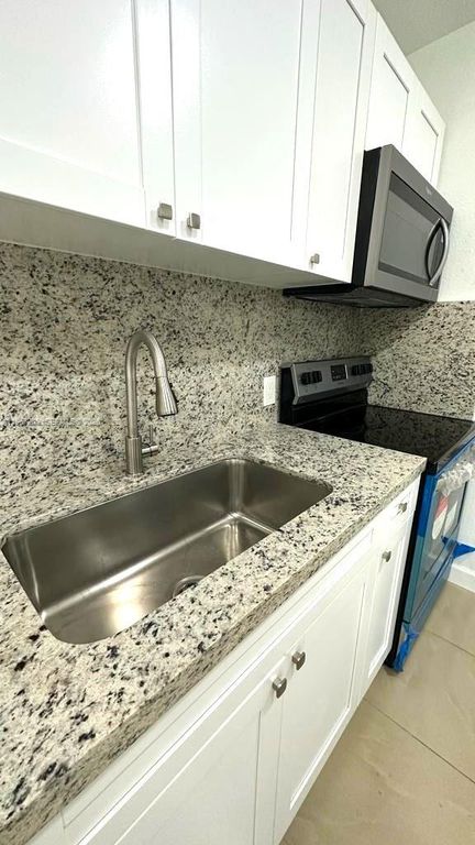 1770 NW 19th Ter G, Miami, FL 33125