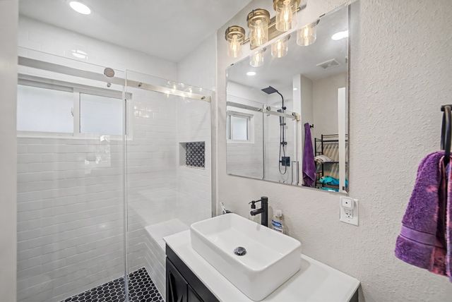 3321 Columbia Street, Des Moines, IA 50313