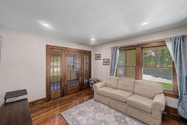 3321 Columbia Street, Des Moines, IA 50313