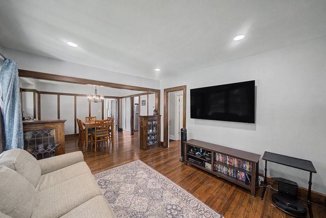 3321 Columbia Street, Des Moines, IA 50313