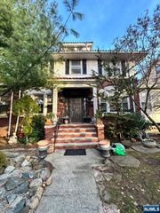 96 Montrose Street, Newark, NJ 07106