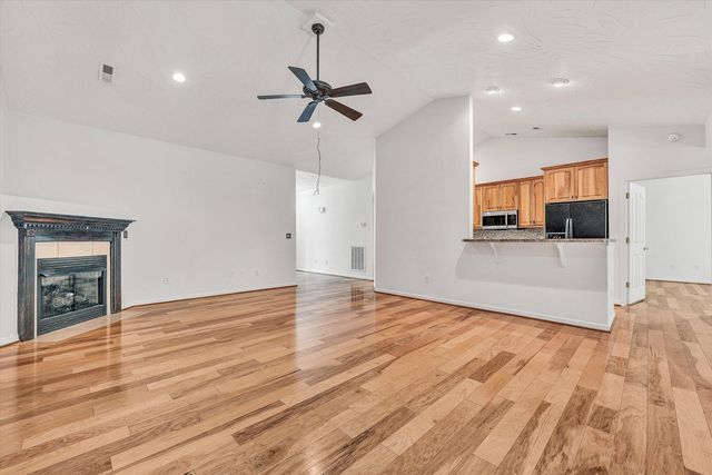 555 Greenway Landing PL, Vinton, VA 24179