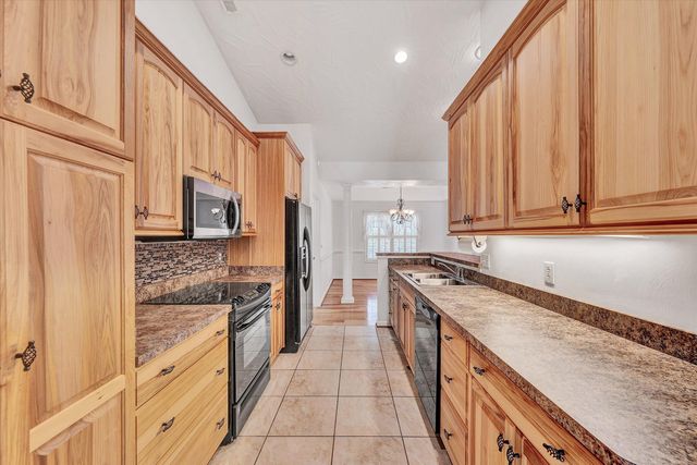 555 Greenway Landing PL, Vinton, VA 24179