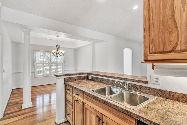 555 Greenway Landing PL, Vinton, VA 24179