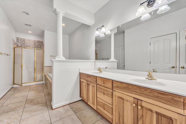 555 Greenway Landing PL, Vinton, VA 24179
