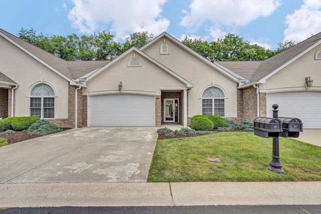 555 Greenway Landing PL, Vinton, VA 24179