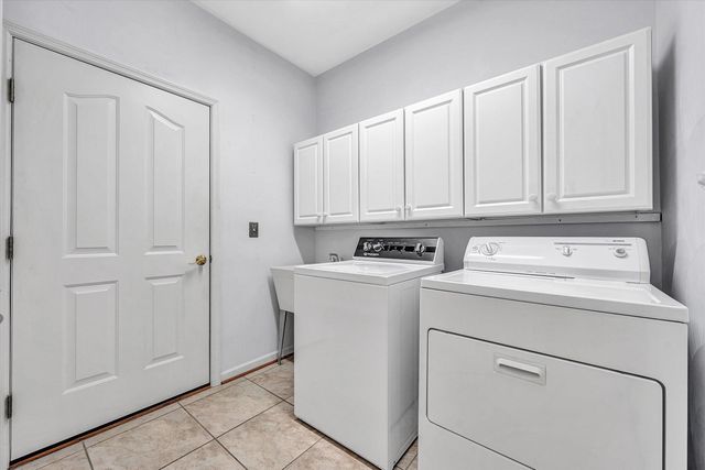 555 Greenway Landing PL, Vinton, VA 24179