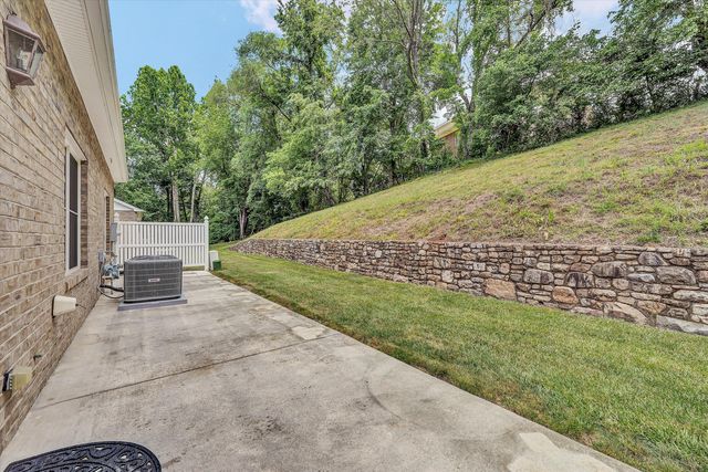 555 Greenway Landing PL, Vinton, VA 24179
