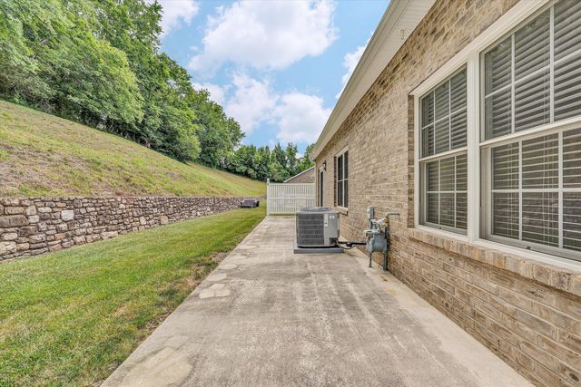 555 Greenway Landing PL, Vinton, VA 24179