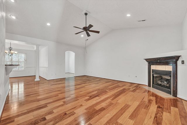 555 Greenway Landing PL, Vinton, VA 24179