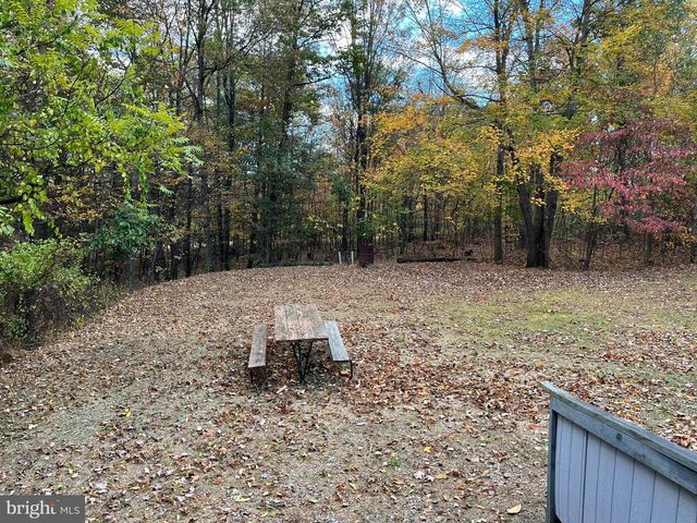 9766 VALLEY VIEW RD, Three Springs, PA 17264