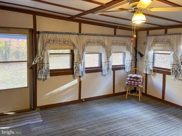 9766 VALLEY VIEW RD, Three Springs, PA 17264