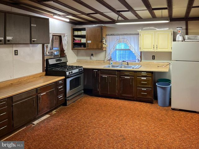 9766 VALLEY VIEW RD, Three Springs, PA 17264