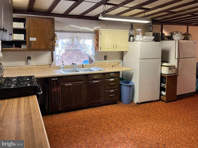 9766 VALLEY VIEW RD, Three Springs, PA 17264