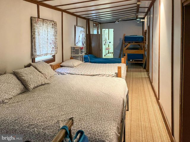 9766 VALLEY VIEW RD, Three Springs, PA 17264