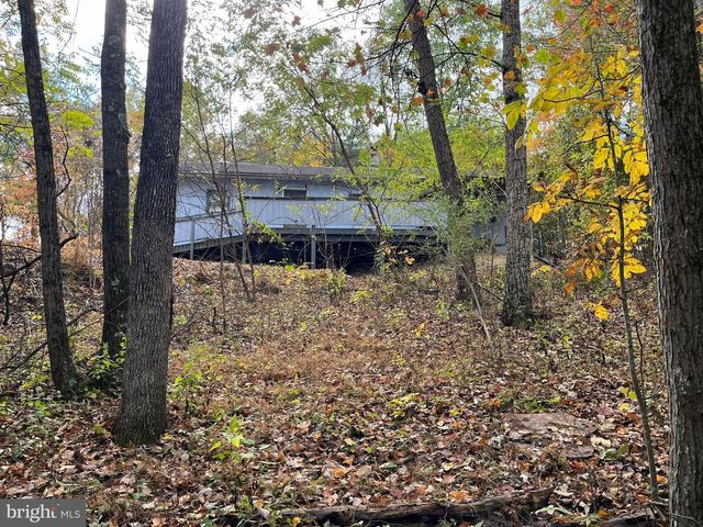 9766 VALLEY VIEW RD, Three Springs, PA 17264