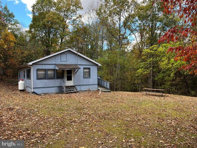 9766 VALLEY VIEW RD, Three Springs, PA 17264