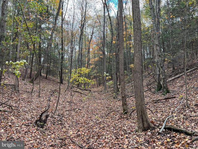 9766 VALLEY VIEW RD, Three Springs, PA 17264