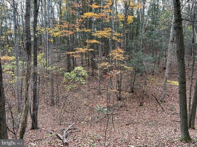 9766 VALLEY VIEW RD, Three Springs, PA 17264