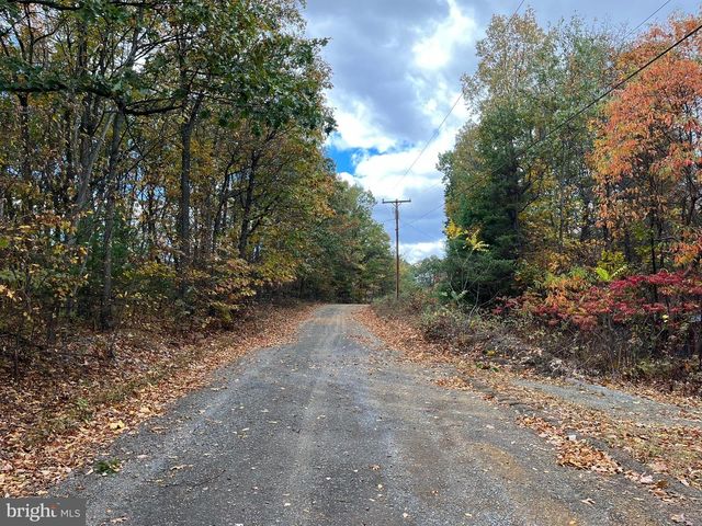 9766 VALLEY VIEW RD, Three Springs, PA 17264