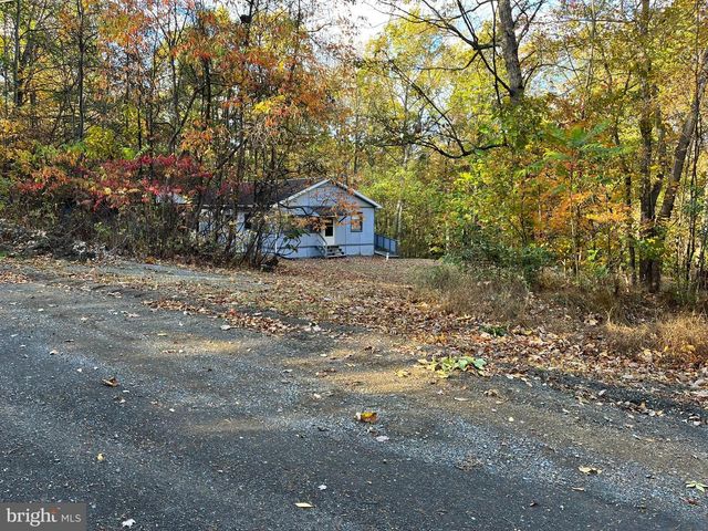 9766 VALLEY VIEW RD, Three Springs, PA 17264