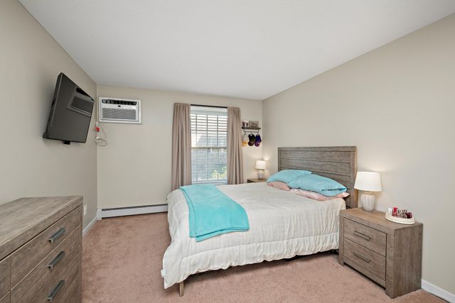 4618 Cedar Lake Road S 6, Saint Louis Park, MN 55416