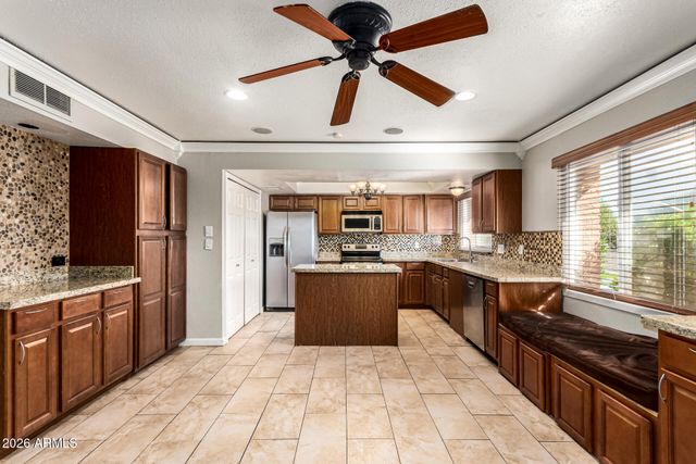 8564 E MCDONALD Drive, Scottsdale, AZ 85250