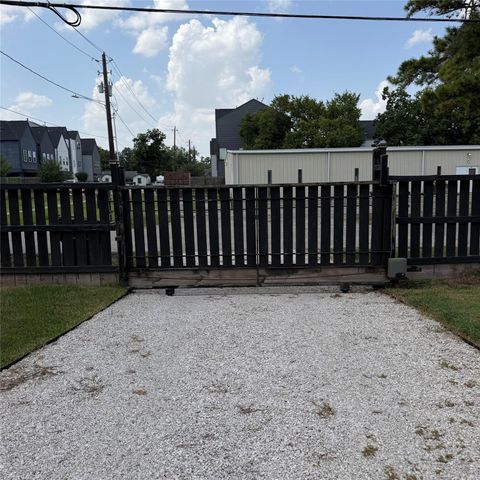 4208 Arlington Street, Houston, TX 77022