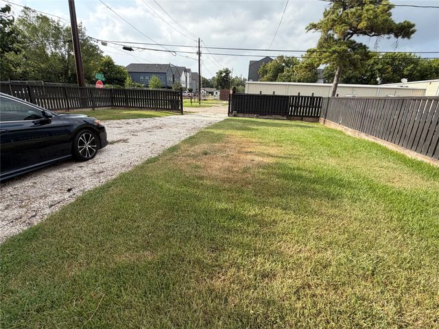 4208 Arlington Street, Houston, TX 77022