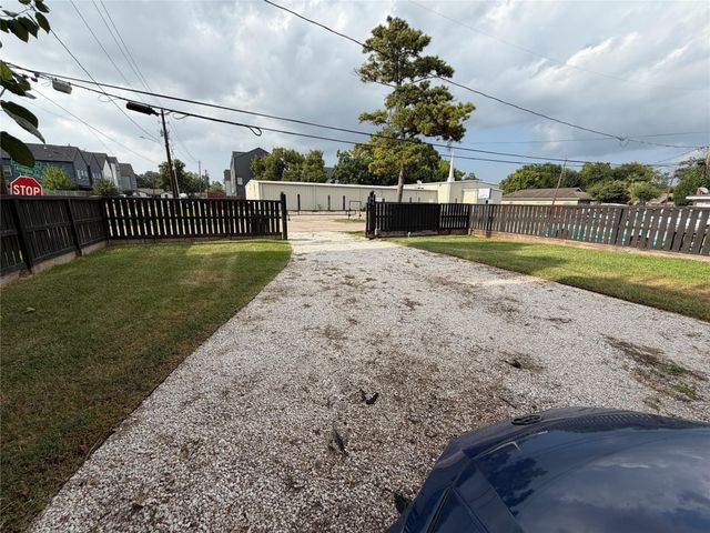 4208 Arlington Street, Houston, TX 77022
