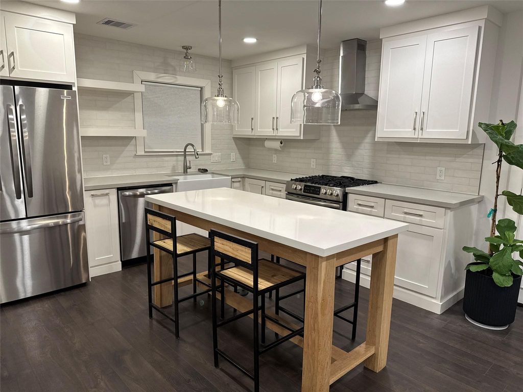 4208 Arlington Street, Houston, TX 77022