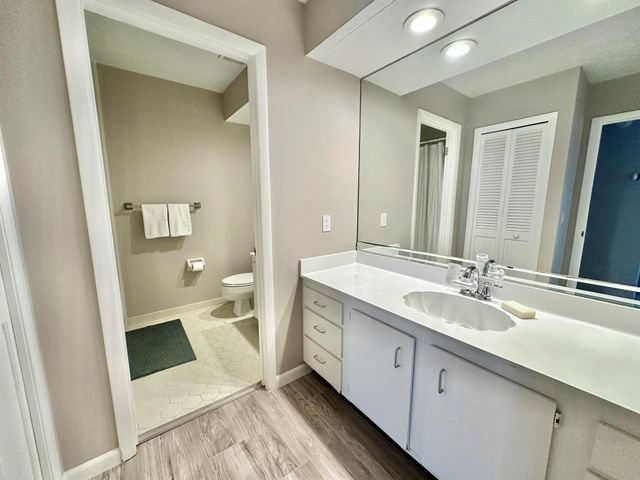 7405 SE Jamestown Terrace Bldg 17, Hobe Sound, FL 33455
