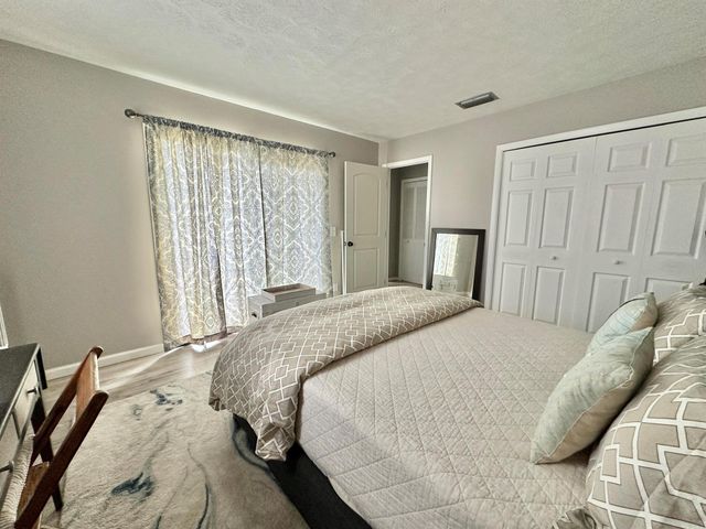 7405 SE Jamestown Terrace Bldg 17, Hobe Sound, FL 33455