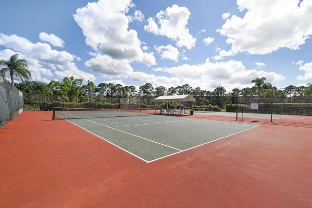 7405 SE Jamestown Terrace Bldg 17, Hobe Sound, FL 33455