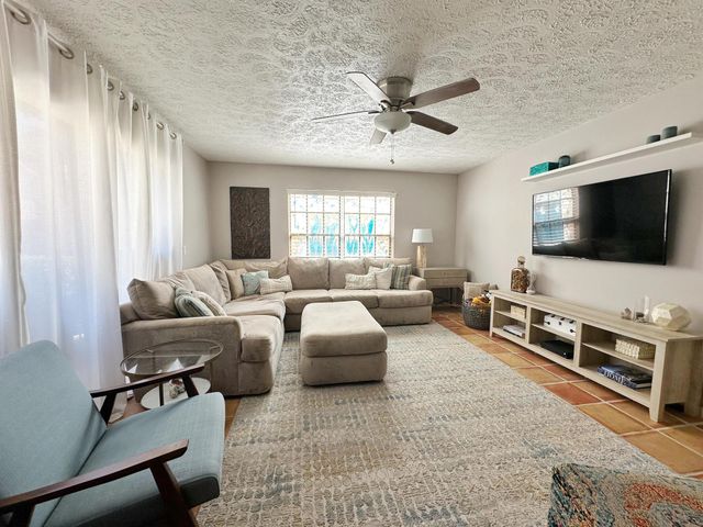 7405 SE Jamestown Terrace Bldg 17, Hobe Sound, FL 33455