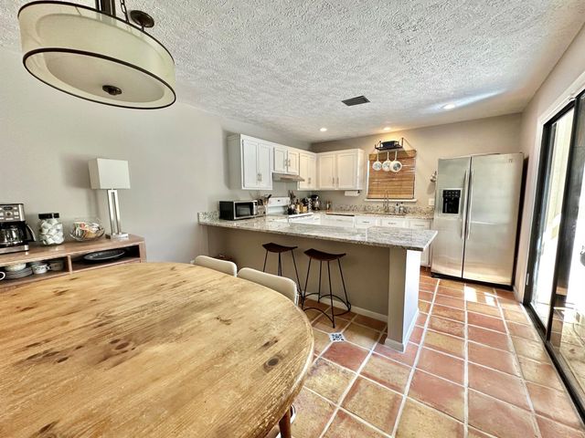 7405 SE Jamestown Terrace Bldg 17, Hobe Sound, FL 33455
