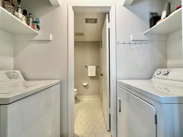 7405 SE Jamestown Terrace Bldg 17, Hobe Sound, FL 33455