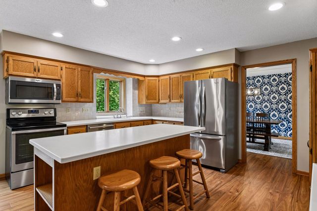 15385 Morraine Way, Eden Prairie, MN 55347