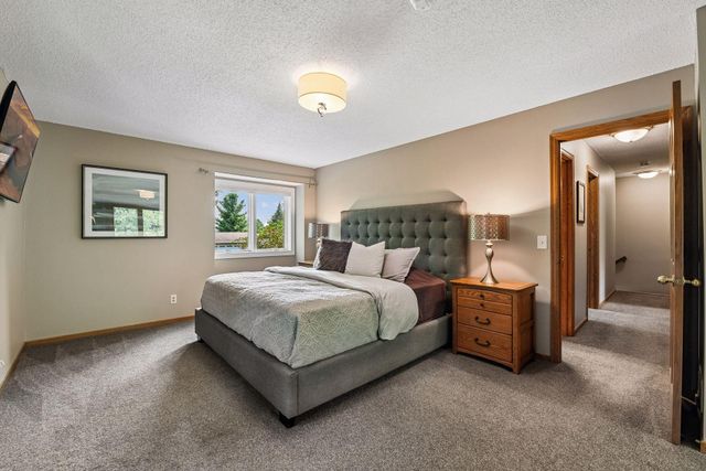 15385 Morraine Way, Eden Prairie, MN 55347