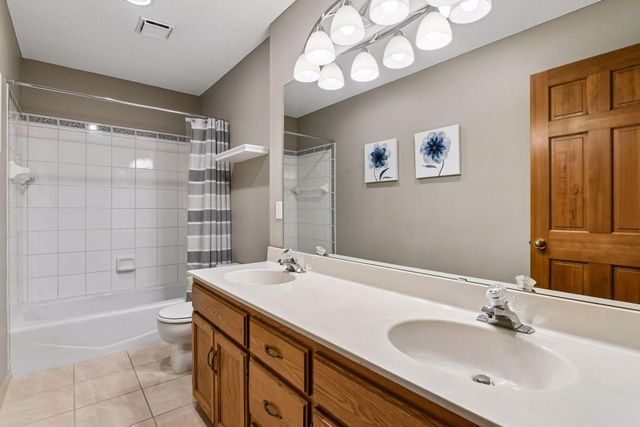 15385 Morraine Way, Eden Prairie, MN 55347