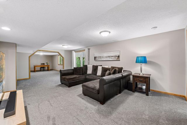 15385 Morraine Way, Eden Prairie, MN 55347