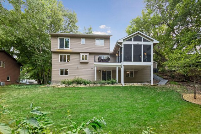 15385 Morraine Way, Eden Prairie, MN 55347