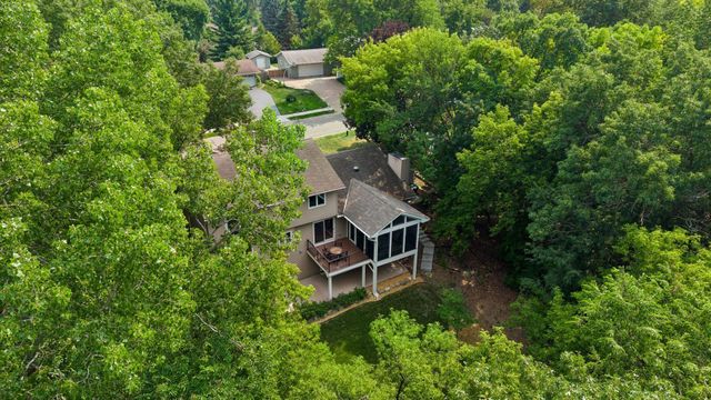15385 Morraine Way, Eden Prairie, MN 55347