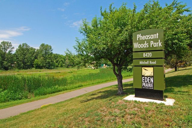 15385 Morraine Way, Eden Prairie, MN 55347
