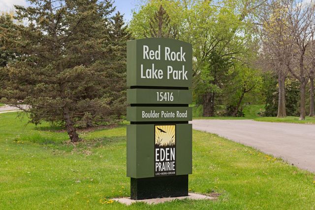 15385 Morraine Way, Eden Prairie, MN 55347