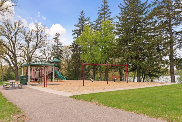 15385 Morraine Way, Eden Prairie, MN 55347